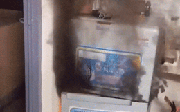 Xôn xao clip viral "tủ lạnh cháy đen": Chủ clip thấy cháy nhưng vẫn bình tĩnh quay tường thuật đầy đủ