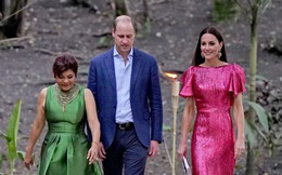 Khoảnh khắc gây tranh cãi: Hoàng tử William kém tinh tế, không "ga lăng" với vợ khiến Công nương Kate phải ra hiệu nhắc nhở