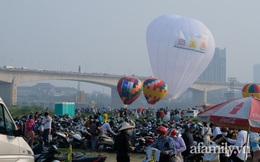 Hà Nội: Bãi sông Hồng "thất thủ" khi hàng trăm người đội nắng dự lễ hội khinh khí cầu