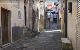Sự thật đằng sau những ngôi nhà giá 1 USD tại Italy: Nhà rẻ như cho không, nhưng tiền tu sửa mới khiến nhiều người phải "ngã ngửa"
