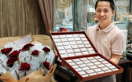 SỐC: Đại gia Cần Thơ mua bó hoa làm từ 99 viên kim cương dịp 8/3, chủ shop vừa chốt đơn vừa "tụt 10 đơn vị huyết áp"