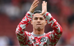 Celeb phẩy tay bằng fan cày cả đời: Lướt chơi Instagram, Cristiano Ronaldo hay cô Kim “siêu vòng 3” bỏ túi sương sương triệu rưỡi USD mỗi post