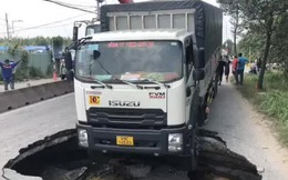 Hé lộ nguyên nhân "hố tử thần ngoạm đầu xe tải" ở TP Thủ Đức