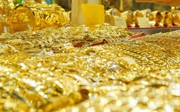 Giá vàng tăng liên tiếp gần 1 triệu đồng/lượng, người mua chỉ lãi 50.000 đồng