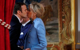 Chuyện tình đẹp như mơ của Tổng thống Pháp Macron và vợ: Chàng trai 17 tuổi và lời hứa 'dù thế nào cũng sẽ lấy em' với cô giáo dạy văn hơn 24 tuổi