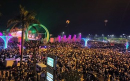 Choáng cảnh hàng nghìn người chen chân trong đêm khai mạc Lễ hội du lịch Cửa Lò năm 2022