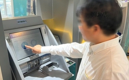 Rút tiền tại ATM bằng căn cước công dân: Mất tiền ai chịu trách nhiệm?