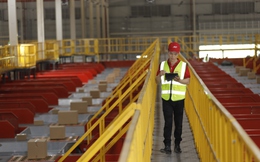 [Inside Factory] Soi trung tâm trung chuyển lớn nhất của J&T Express tại Việt Nam: Quy mô bằng chục trung tâm cộng lại, chỉ cần 30 - 40% nhân lực, xử lý 2 triệu kiện hàng/ngày