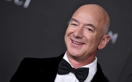 Jeff Bezos quyên góp từ thiện thêm gần 120 triệu USD, tổng số vẫn kém xa vợ cũ