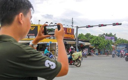 Camera chạy bằng 'cơm' được dịp chạy hết công suất: Công an quận Thanh Xuân xử phạt lái xe ô tô đi vào đường cấm thông qua tin báo Facebook