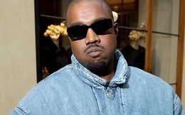 Kanye West cáo buộc Adidas "bắt chước" mẫu giày Yeezy của mình