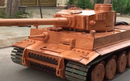 Chưa thỏa mãn với dàn siêu xe, ông bố trẻ ở Bắc Ninh chế tạo chiếc xe tăng bằng gỗ thứ 2 để tặng con trai