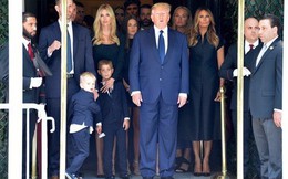 Ông Donald Trump dự tang lễ “đẫm nước mắt” của vợ cũ