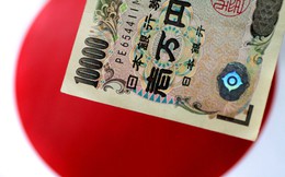 Tại sao Nhật Bản từ chối nâng lãi suất dù đồng Yên mất giá kỷ lục?