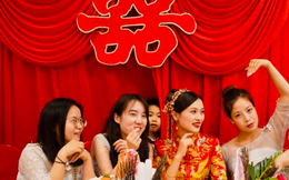 Trung Quốc: Nở rộ nghề phù dâu và những pha ‘đi vào lòng đất’