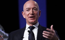 Jeff Bezos: 'Nghĩ về những điều làm bạn hối tiếc ở tuổi 80, đó sẽ là những thứ mà bạn không dám làm!'