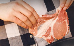 Giá thịt lợn tăng cao từng ngày, nhà nhà xoay sở để có bữa ăn đảm bảo dinh dưỡng, tiết kiệm trong thời bão giá