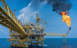 Giá dầu thế giới nhiều biến động, cổ phiếu dầu khí còn hấp dẫn?
