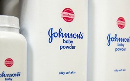 Johnson & Johnson thông báo dừng bán hoàn toàn phấn rôm trẻ em sử dụng bột talc