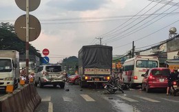 CLIP: 10 ôtô và xe máy tông liên hoàn nằm la liệt ở Đồng Nai, 1 người chết