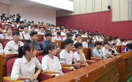 Đây là nghề lọt top LƯƠNG CAO ở Việt Nam: Chuyên môn tốt thì 30 triệu đồng/tháng, giỏi ngoại ngữ thì lương tính bằng USD