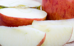 Mẹo giúp táo không bị thâm màu sau khi gọt