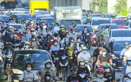 Giao thông trên đường Nguyễn Trãi hỗn loạn vào giờ cao điểm