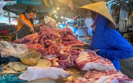 Dạo một vòng từ chợ đến siêu thị vẫn chưa mua được thịt heo vì quá đắt