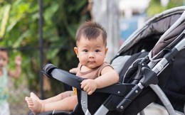 Đứa trẻ được mẹ bế ra ngoài chơi hay cho ngồi xe đẩy có khả năng ngôn ngữ khác nhau