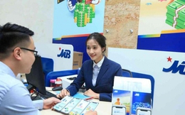 Thu nhập của lao động trong lĩnh vực kinh doanh bất động sản và tài chính ngân hàng đã thay đổi ra sao trong 5 năm?