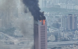 Toàn cảnh vụ cháy tòa nhà 42 tầng ở Trung Quốc