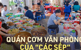 Quán cơm vỉa hè được xem là tụ điểm giờ nghỉ trưa của các sếp và dân văn phòng thu nhập khá trở lên