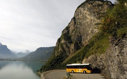 Tài xế xe buýt ‘cự phách’ nhất thế giới, trở thành biểu tượng đất nước nhờ hằng ngày lái đường đèo