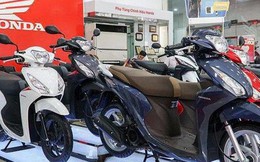 Giá xe máy đồng loạt giảm sâu cận Tết: Honda Vision, Winner X cùng bán dưới giá đề xuất, có mẫu rẻ hơn 50 triệu đồng.