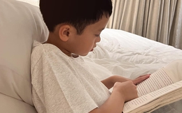 Con trai 7 tuổi của Hà Tăng đọc cuốn sách tiếng Anh dày cộp, cách đọc sách khiến mẹ ngỡ ngàng