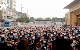 Hàng nghìn người xuất, nhập cảnh trong ngày mở lại cửa khẩu ở Quảng Ninh, Lạng Sơn