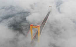 Xây cầu cao ngang tòa nhà 170 tầng, phóng cả tên lửa chỉ để…chăng dây cáp, Trung Quốc khiến thế giới ngỡ ngàng với công trình ‘chìm trong mây’ gần 2 nghìn tỷ cực hùng vĩ