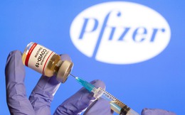 Từng cứu cả thế giới bằng vaccine Covid-19, Pfizer giờ phải tìm cách cứu mình: Doanh thu lao dốc, sa thải 2.000 người, nhà đầu tư hoang mang