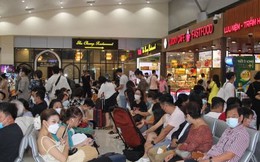 Giá vé máy bay cao ngất ngưởng, dân lao động, sinh viên không dám về quê đón Tết