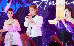 Một loạt ca sĩ đình đám hội tụ ở dạ tiệc, CEO Lý Thuỳ Chang biến hoá như ‘tắc kè hoa’ với 3 chiếc đầm siêu sang