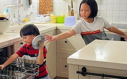 Mẹ nhàn nhã, gia đình vui vẻ, hoà thuận nhờ dạy con yêu bếp, yêu việc nhà