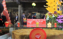 Cặp bánh kỷ lục Guinness Việt Nam tại Lễ hội đền Trần Thái Bình