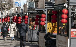 Trung Quốc 'phù phép' cho các hàng chục nghìn bốt xét nghiệm Covid: Địa điểm 'muốn quên' của người dân nay thành cửa hàng thực phẩm và trạm nghỉ cho công nhân vệ sinh