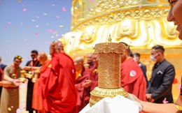 Đại Bảo tháp Kinh Luân ở Lâm Đồng được công nhận Kỷ lục Guinness thế giới: Được làm bằng đồng tinh khiết, dát vàng 24K với trọng lượng 200 tấn, mang nhiều giá trị văn hoá lớn lao