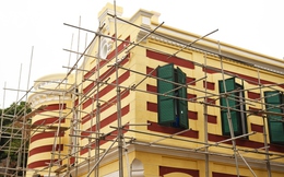 Màu vôi hiện tại của ngôi biệt thự Pháp cổ ở Hà Nội chưa chính thức?