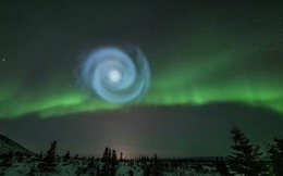 Bầu trời Alaska bỗng xuất hiện một hình xoắn ốc kỳ lạ, và lời lý giải đơn giản đến bất ngờ