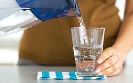 Dân mạng thi nhau đồn 'uống nước đun sôi để nguội lâu ngày gây ung thư': Chuyên gia khẳng định 'không có cơ sở'
