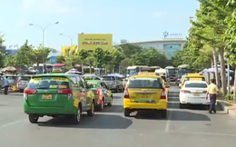Thu hồi quyết định thu thêm phí taxi ở sân bay Tân Sơn Nhất