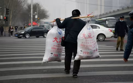 Những lao động ‘già nhưng không phế’ tại Trung Quốc: Dân tỉnh lẻ, trình độ thấp nhưng vẫn làm việc đến cuối đời, quyết không trở thành gánh nặng
