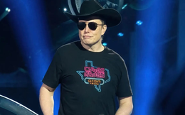 Clip bóc trần sự thật về Elon Musk: Có năng khiếu vũ công, nhưng cuộc đời xô đẩy làm tỷ phú!